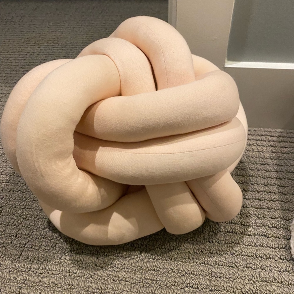 pink knot pillow